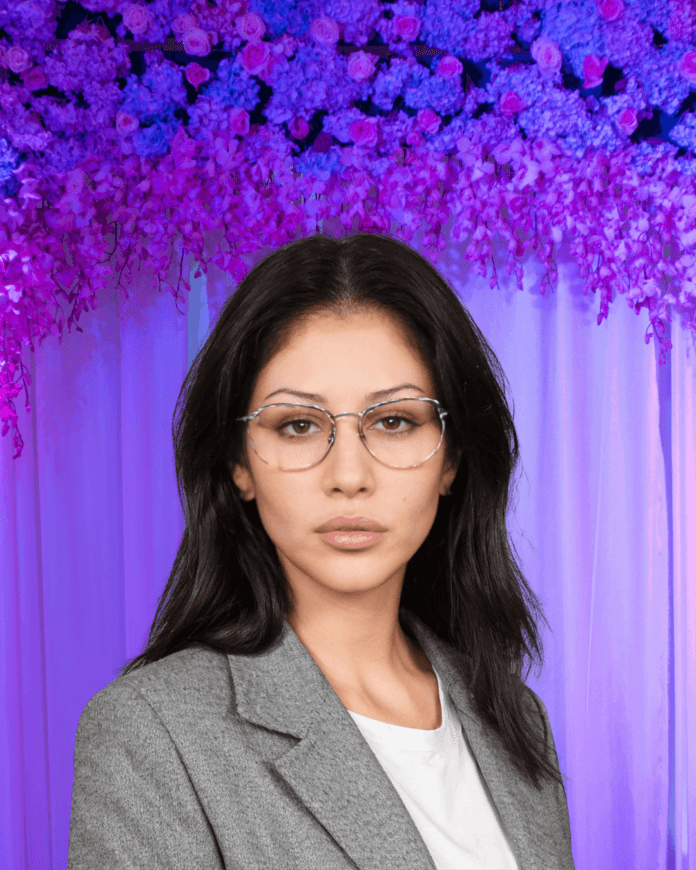 Queenie Sateen Bio, Age, Height, Net Worth, and, Relationship Queenie Sateen Bio, Age, Height, Net Worth, and, Relationship