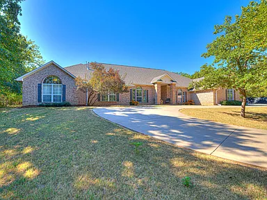 Gated 4-Bed Luxury Home in Edmond, OK – Online Auction