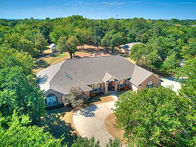 Gated 4-Bed Luxury Home in Edmond, OK – Online Auction