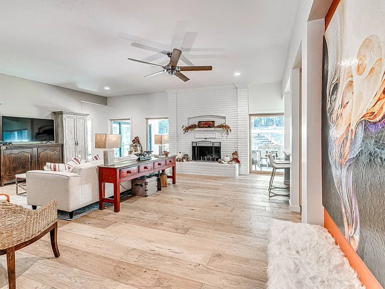 Gated 4-Bed Luxury Home in Edmond, OK – Online Auction