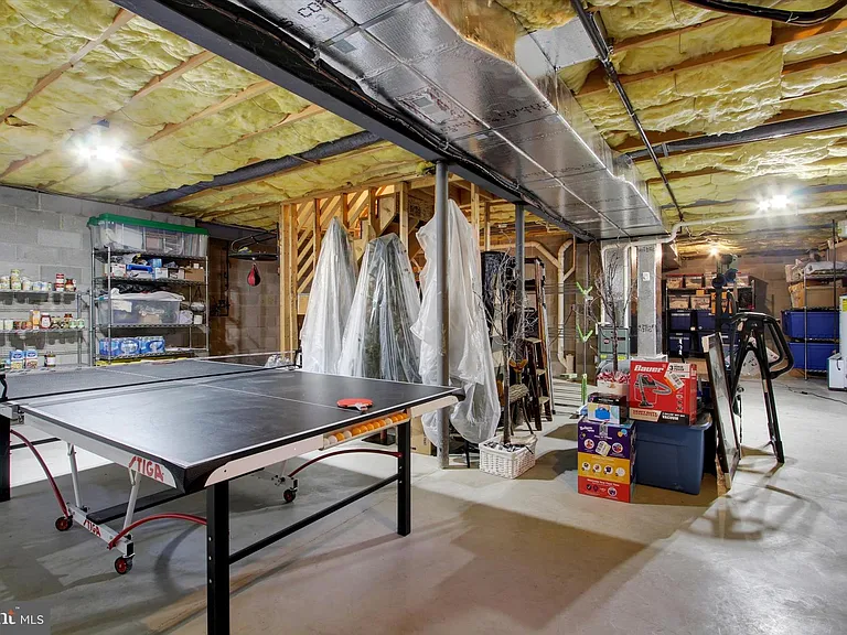 Stunning Family Home in Hanover: 340 Barley Circle