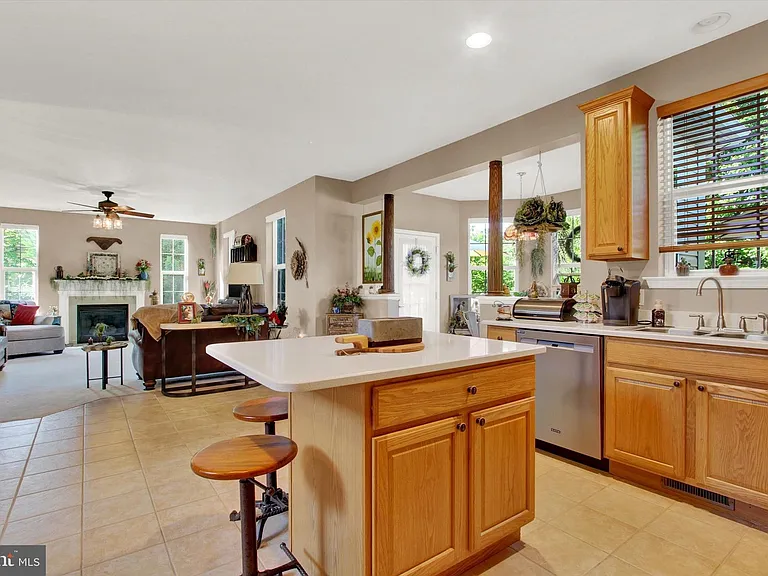 Stunning Family Home in Hanover: 340 Barley Circle